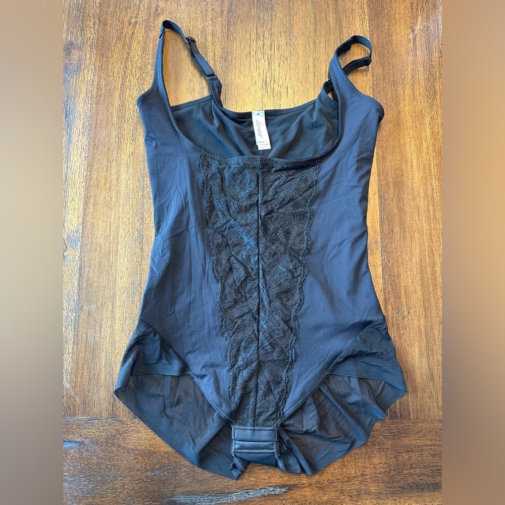 Leonisa Women’s Black Lace Bodysuit- size X-Large
